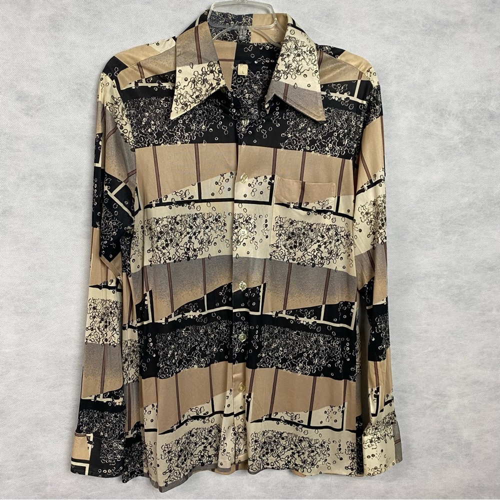 Geometric Patterned Button-Up Shirt - image 1